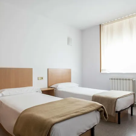 Residencia Universitaria Resa Campus De Montilivi Hostel