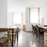 Residencia Universitaria Resa Campus De Montilivi 호스텔