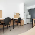 Residencia Universitaria Resa Campus De Montilivi 호스텔 지로나