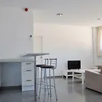 Residencia Universitaria Resa Campus De Montilivi 호스텔 *