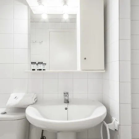 Hostal Residencia Universitaria Campus De Montilivi *